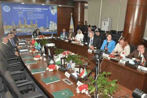Pakistan's Federal Minister for Energy Briefs Foreign Ambassadors on PMIF25